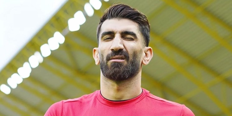 احترام به پدر از سوی بیرانوند در میکسدزون بازی پرسپولیس +فیلم