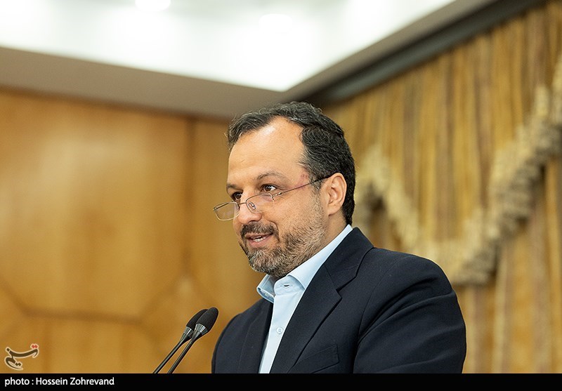 خاندوزی: نرخ بیکاری به 7.9 درصد کاهش یافته است/تورم کاهشی است