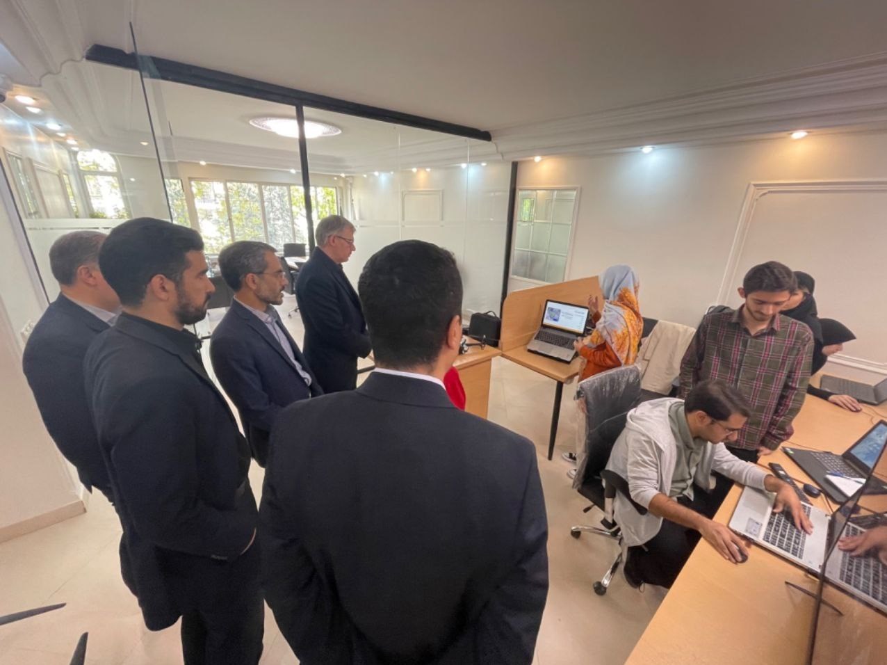 بازدید رییس سازمان فضایی ایران از شرکت دانش بنیان "امیدفضا"