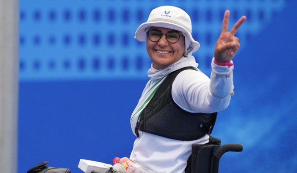 فیلم| افتتاح ورزش کرلینگ با حضور قهرمانان المپیک