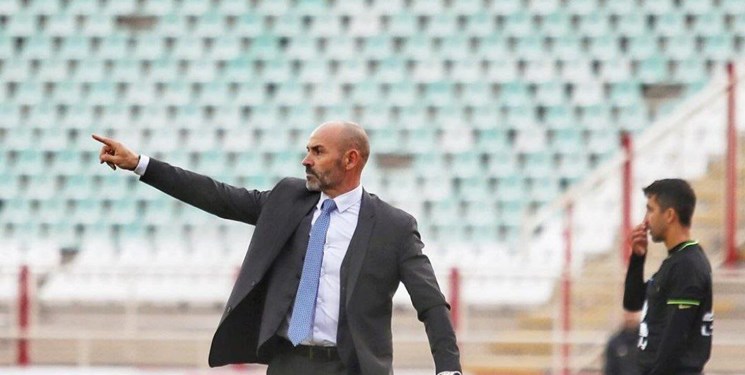 سرمربی تراکتور: VAR باید برای همه باشد نه اینکه برخی تیم‌ها با قانون دیگری بازی کنند!