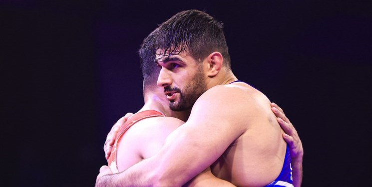 کشتی آزاد قهرمانی کشور| اعلام نفرات برتر ۳ وزن نخست و برتری آذرپیرا مقابل محمدیان