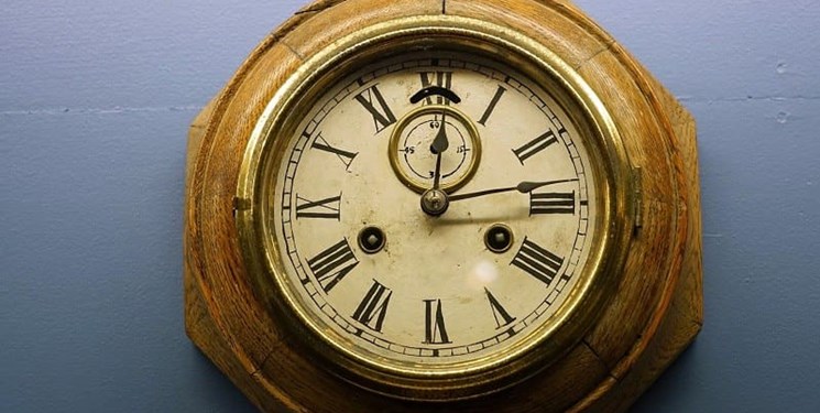 نوربالا| دسته‌جمعی به ساعت نگاه کردیم، باتری‌اش تمام شد