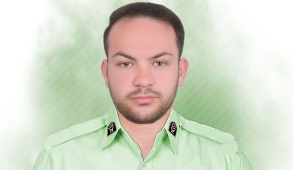 فیلم | لحظه اعلام خبر شهادت شهید اکبری به خانواده‌اش