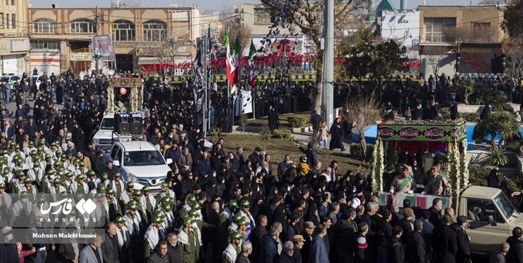 اینجا مردان و زنانش سروقامت‌اند