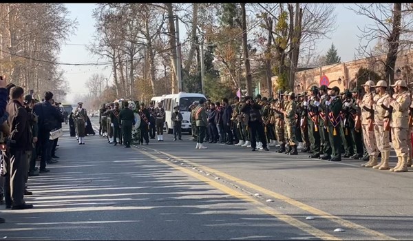 فیلم| نیروها به‌جای خود؛ خبر دار...