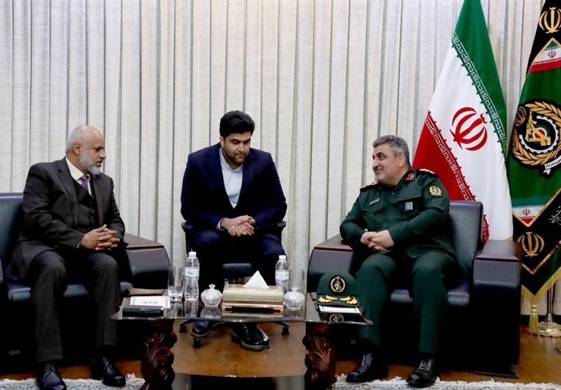 سردار فرحی: حضور کشورهای بیگانه شرایط امنیتی منطقه را پیچیده تر می‌کند