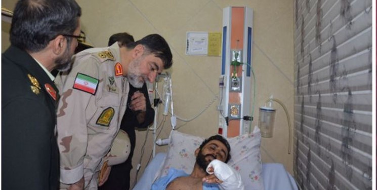 عیادت فرمانده فراجا از مجروحان حادثه تروریستی راسک