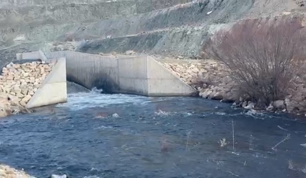 فیلم| رهاسازی آب از سد سیلوه به کانی سیب و حرکت به سمت دریاچه ارومیه