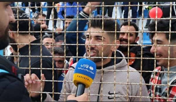 پرشورهای آذری، قرمز و آبی نمی‌شناسند