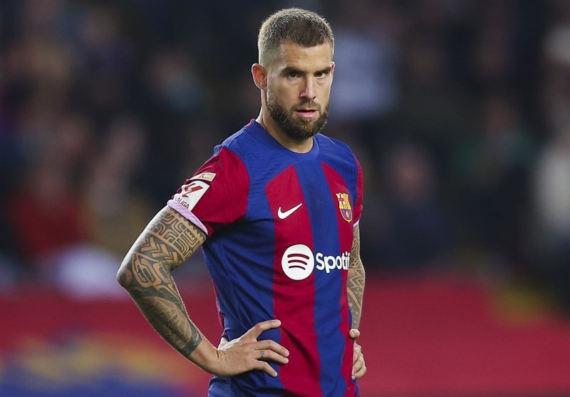 درگیری خیابانی بازیکن بارسلونا با یک نوجوان + عکس