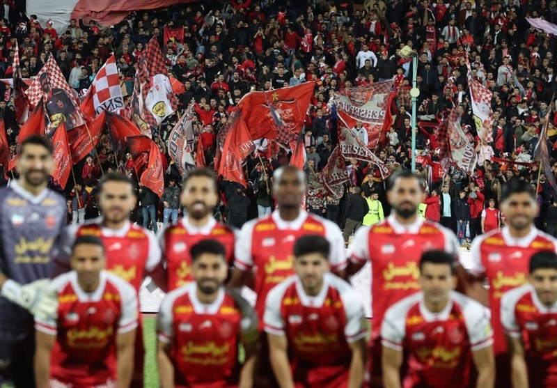 جابه‌جایی بانوان پرسپولیسی پس از شعار سپاهانی‌ها+ عکس و فیلم