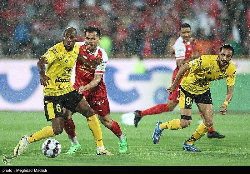 احضار نمایندگان پرسپولیس و سپاهان به کمیته انضباطی