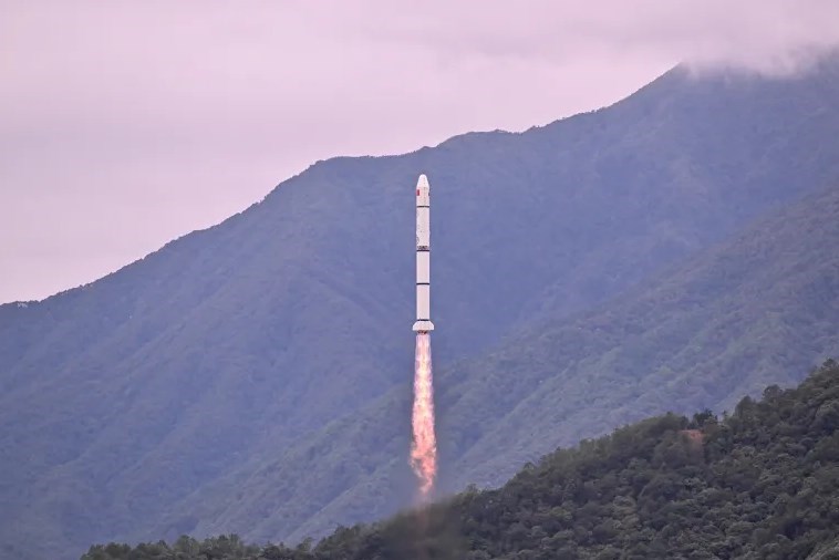 ماهواره مشترک چین و فرانسه به فضا پرتاب شد