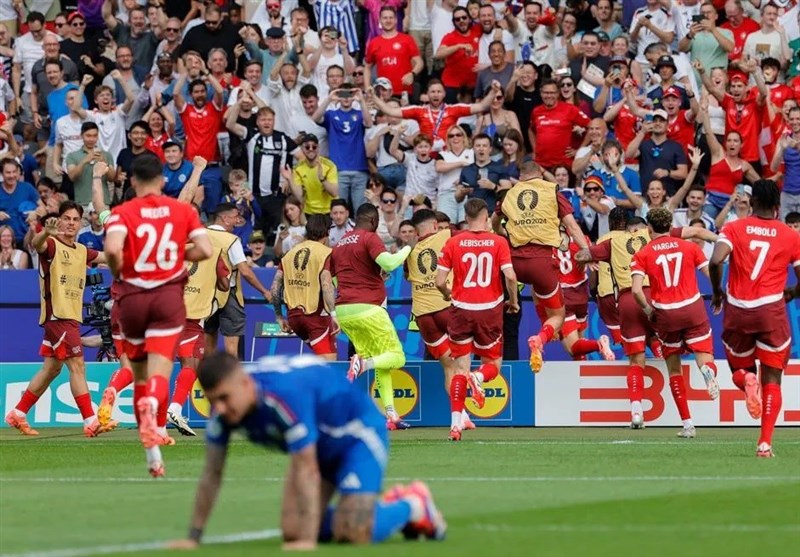 سوئیس مدافع عنوان قهرمانی را حذف کرد؛ این لاجوردی زشت!