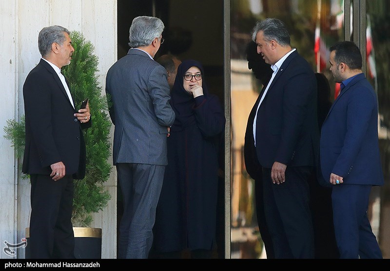 حاشیه جلسه دولت