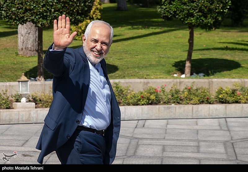 برخی اطرافیان ظریف استعفای او را تایید کردند