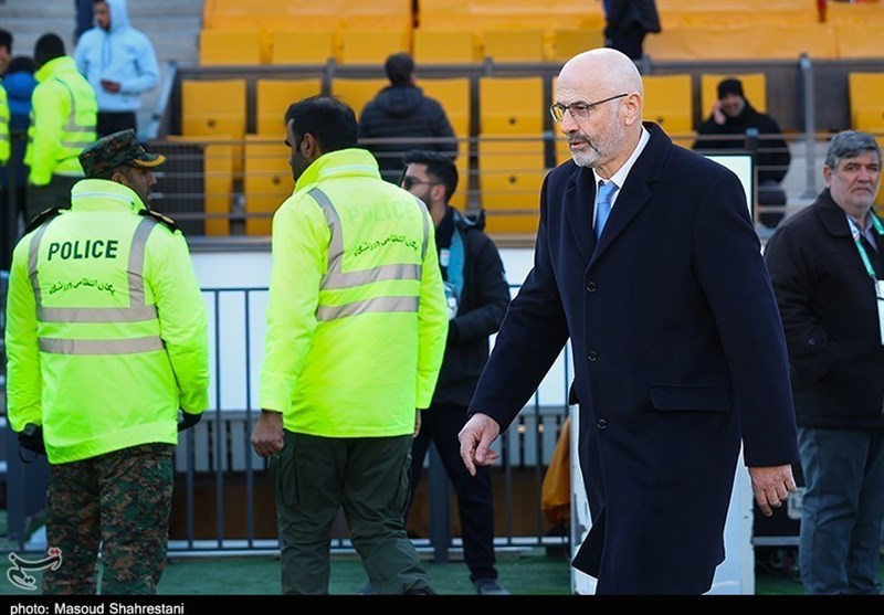 اختر: بوژوویچ اسم بازیکنان را نمی‌دانست اما روی نیمکت نشست