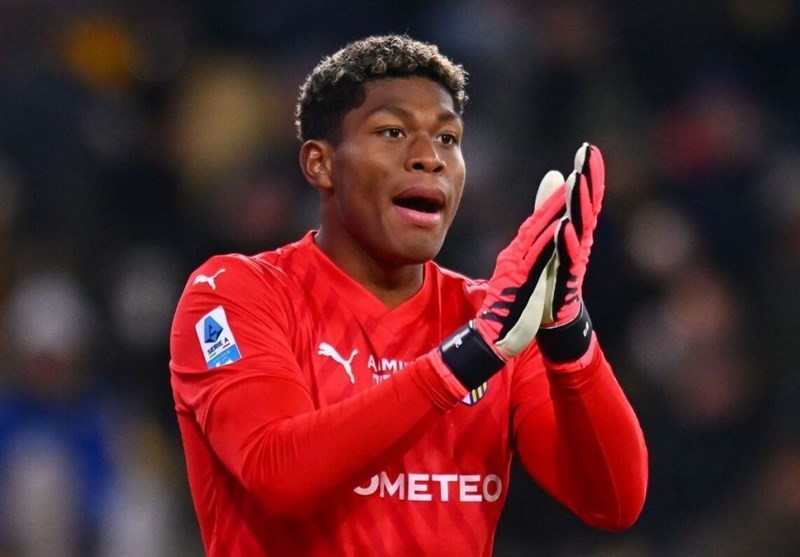 دروازه‌بان آینده‌دار پارما در سبد خرید منچستریونایتد