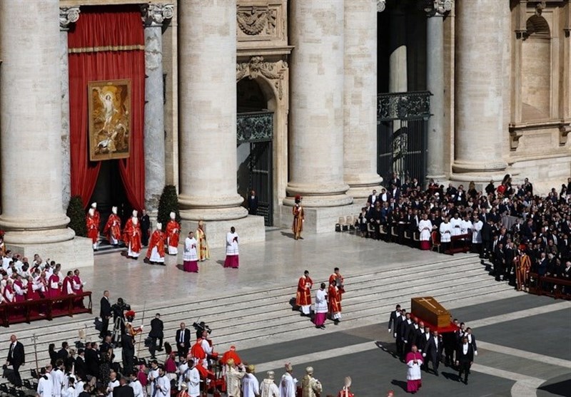 برگزاری مراسم تشییع پاپ در میدان سنت پیتر