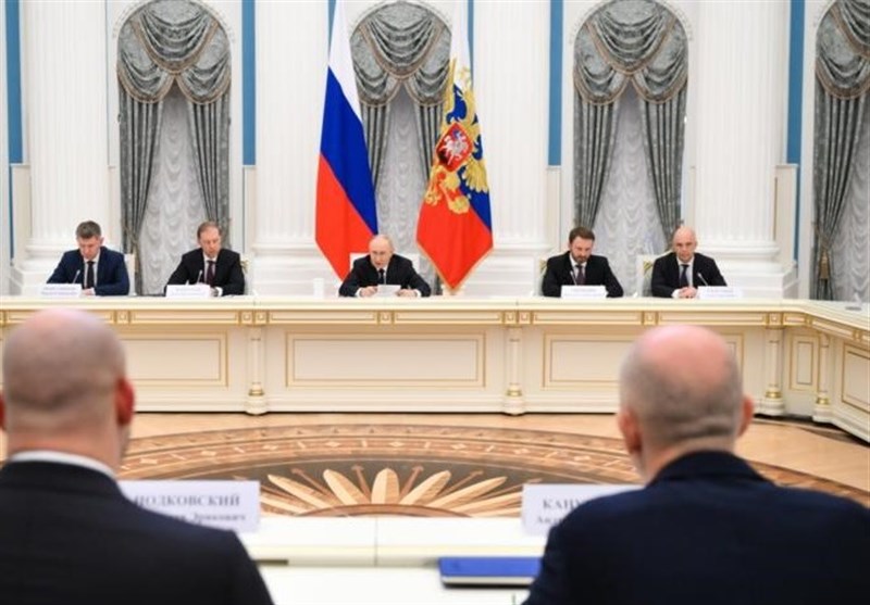 تأکید پوتین بر لزوم حاکمیت اقتصادی برای استقلال روسیه