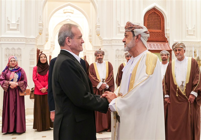 پزشکیان در عمان| از دیدار با سلطان تا یادگاری در مسجد