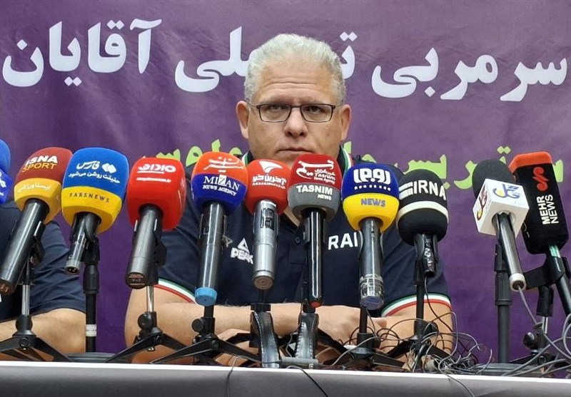 مانولوپولوس: هیچ بازیکن و ستاره‌ای بزرگ‌تر از «تیم» نیست/ تا 2026 قرارداد دارم