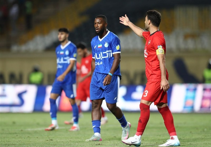 با وجود نارسایی قلبی، مهاجم استقلال با مجوز بازی می‌کند