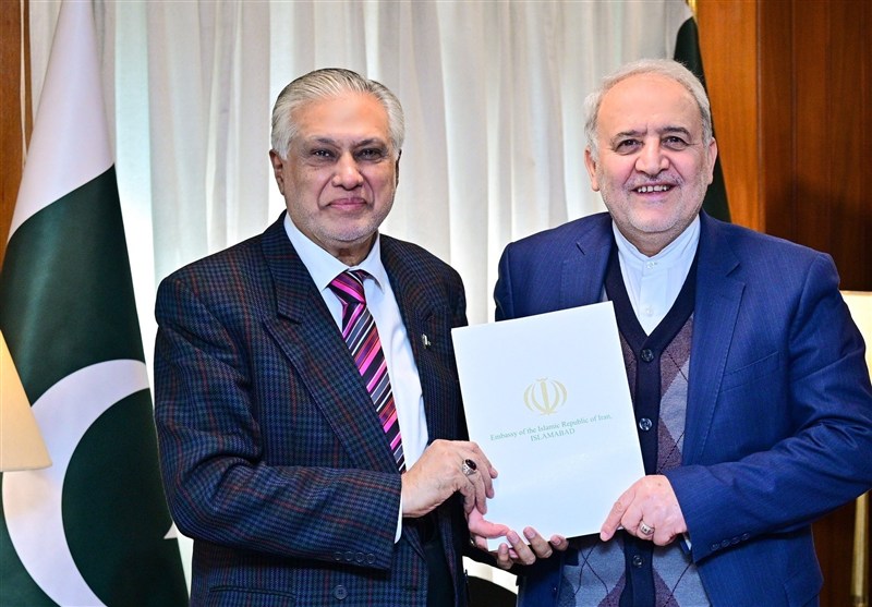 تقدیم پیام عراقچی به همتای پاکستانی توسط سفیر ایران