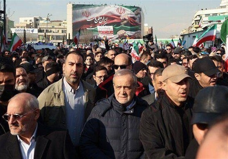 حضور پزشکیان در اجتماع مردمی ضد اغتشاشات